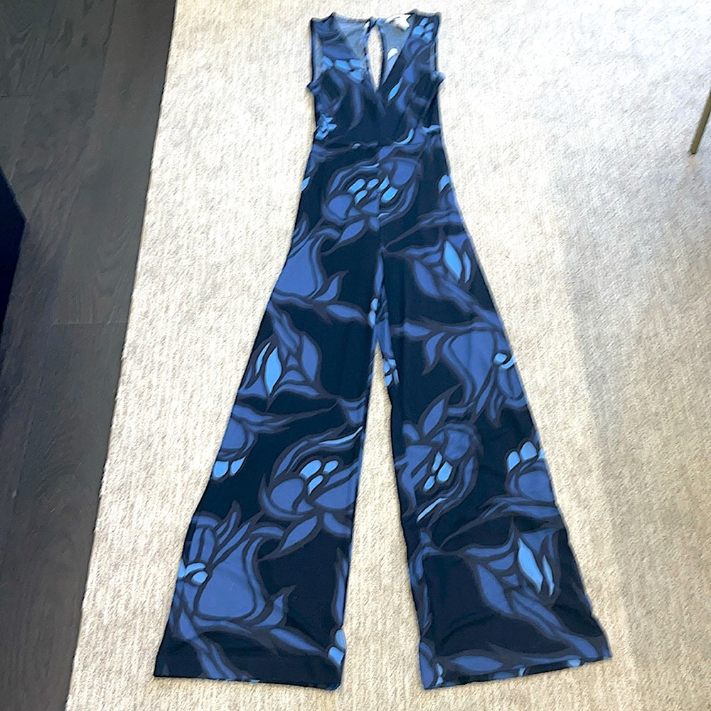 The most gorgeous blue toned wide leg sleeveless jumper